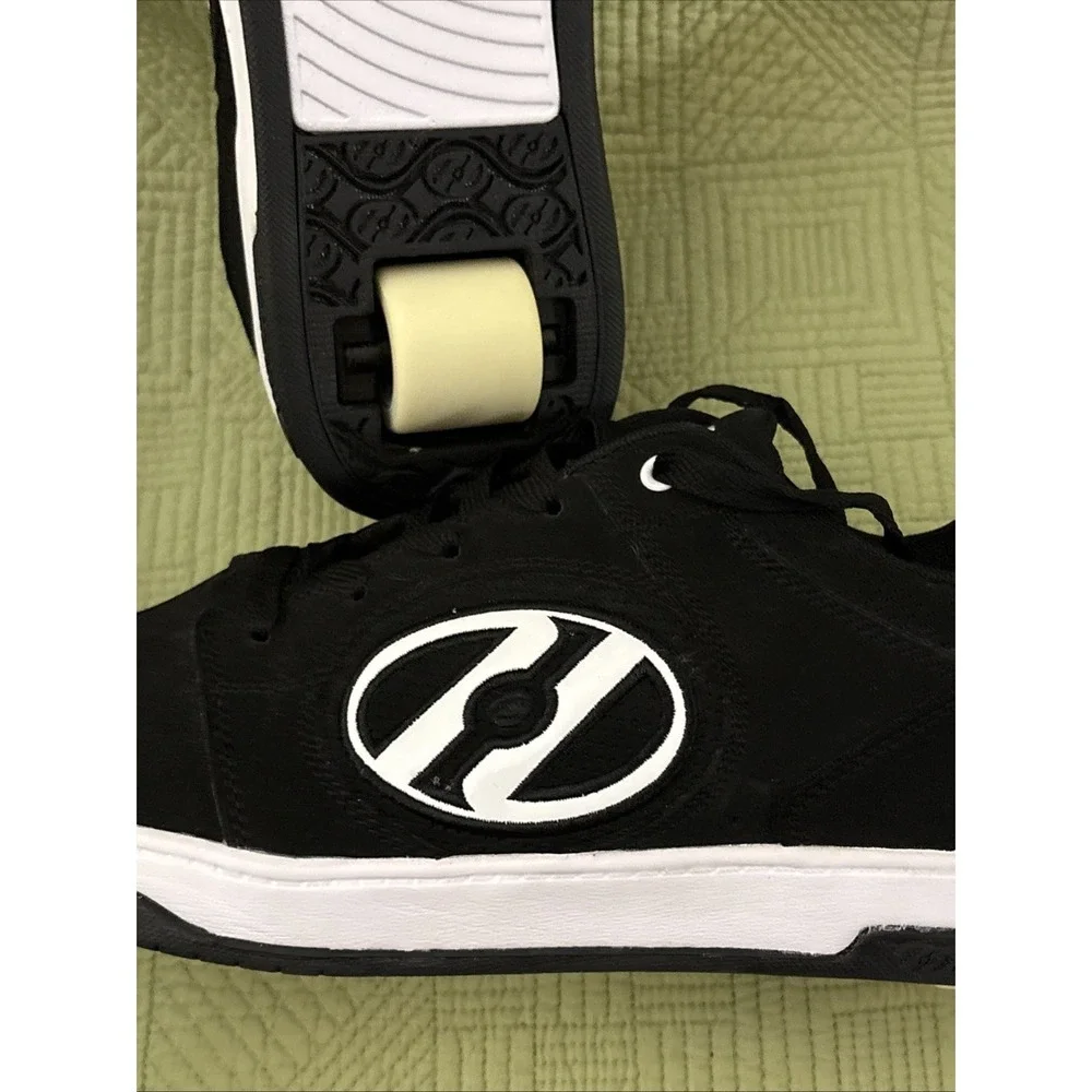 Heelys Voyager HE100713 Black White Wheeled Shoes Men's Size 10 New